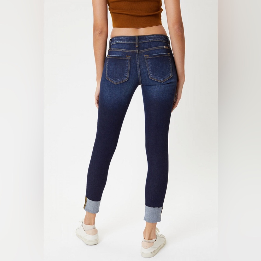 NWT KanCan Mid-Rise Distressed Skinny Jeans - Picture 11 of 16